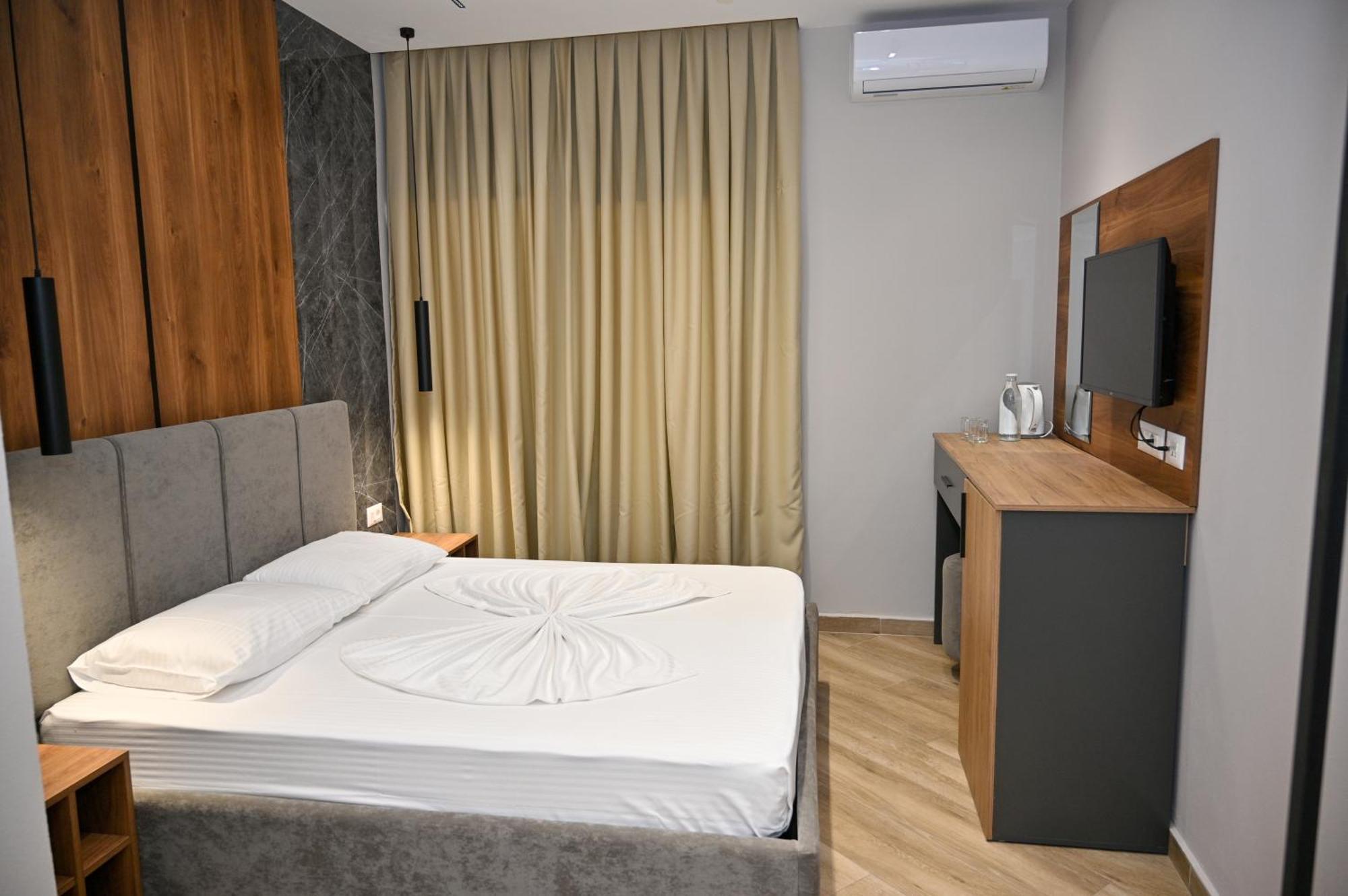 Monduro Hotel Драч Екстериор снимка