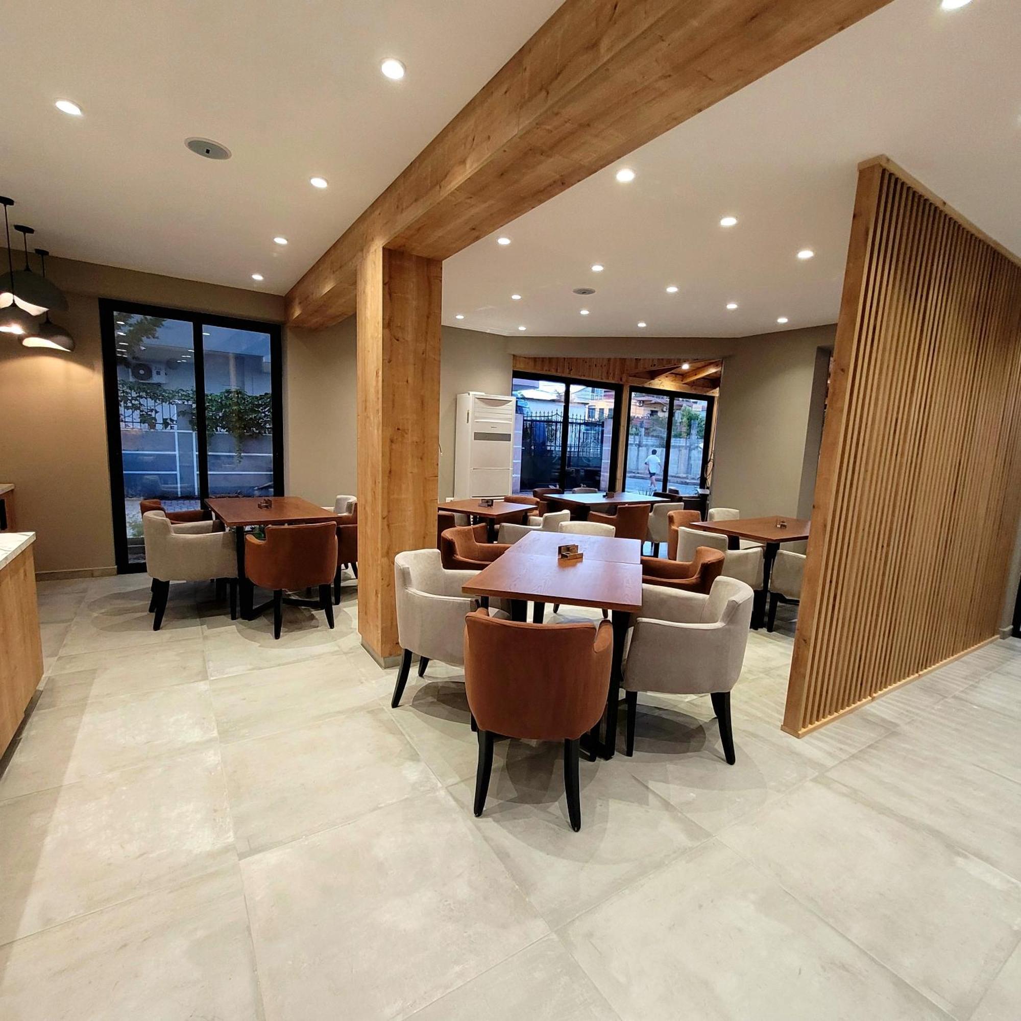 Monduro Hotel Драч Екстериор снимка