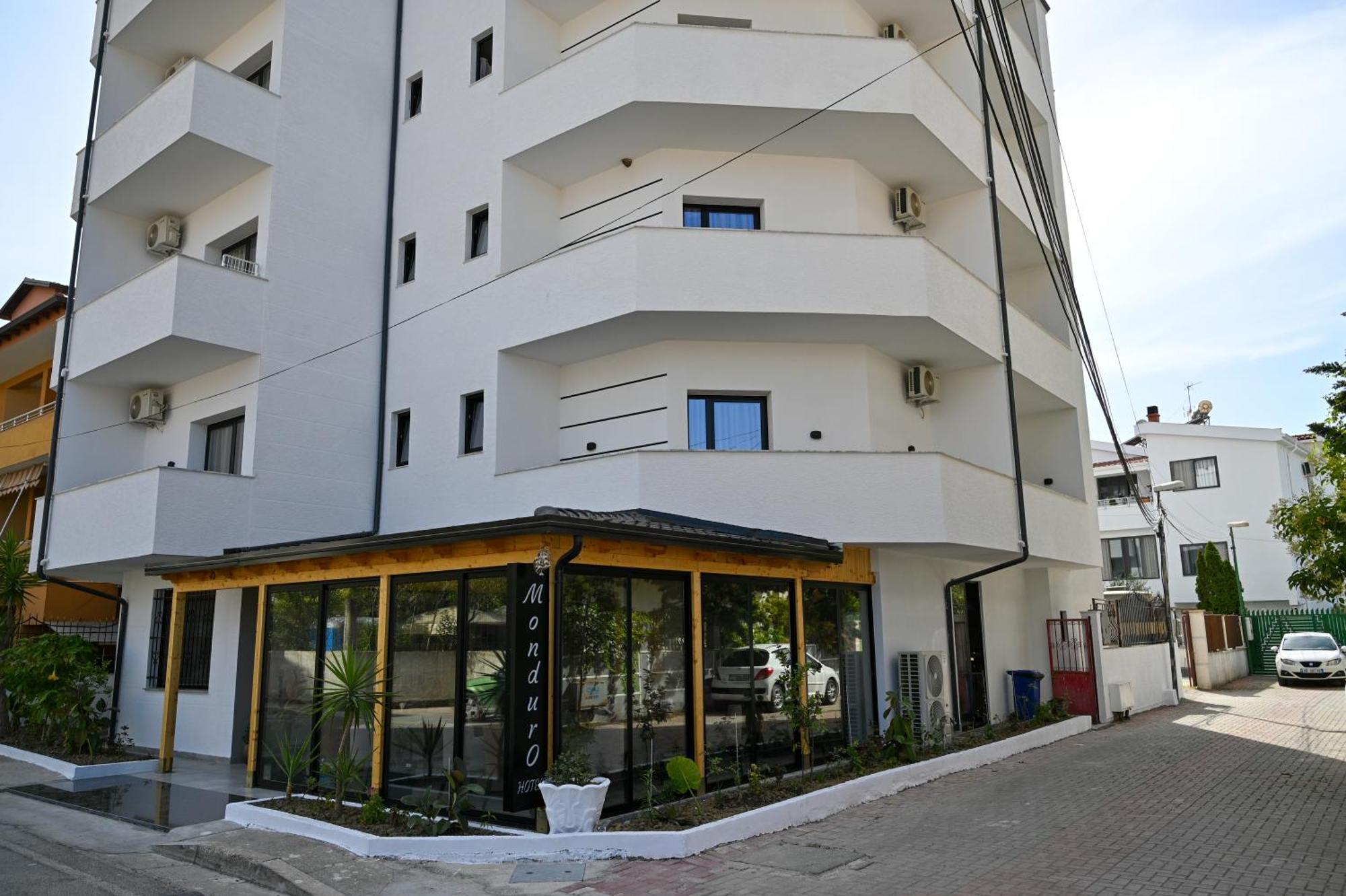 Monduro Hotel Драч Екстериор снимка