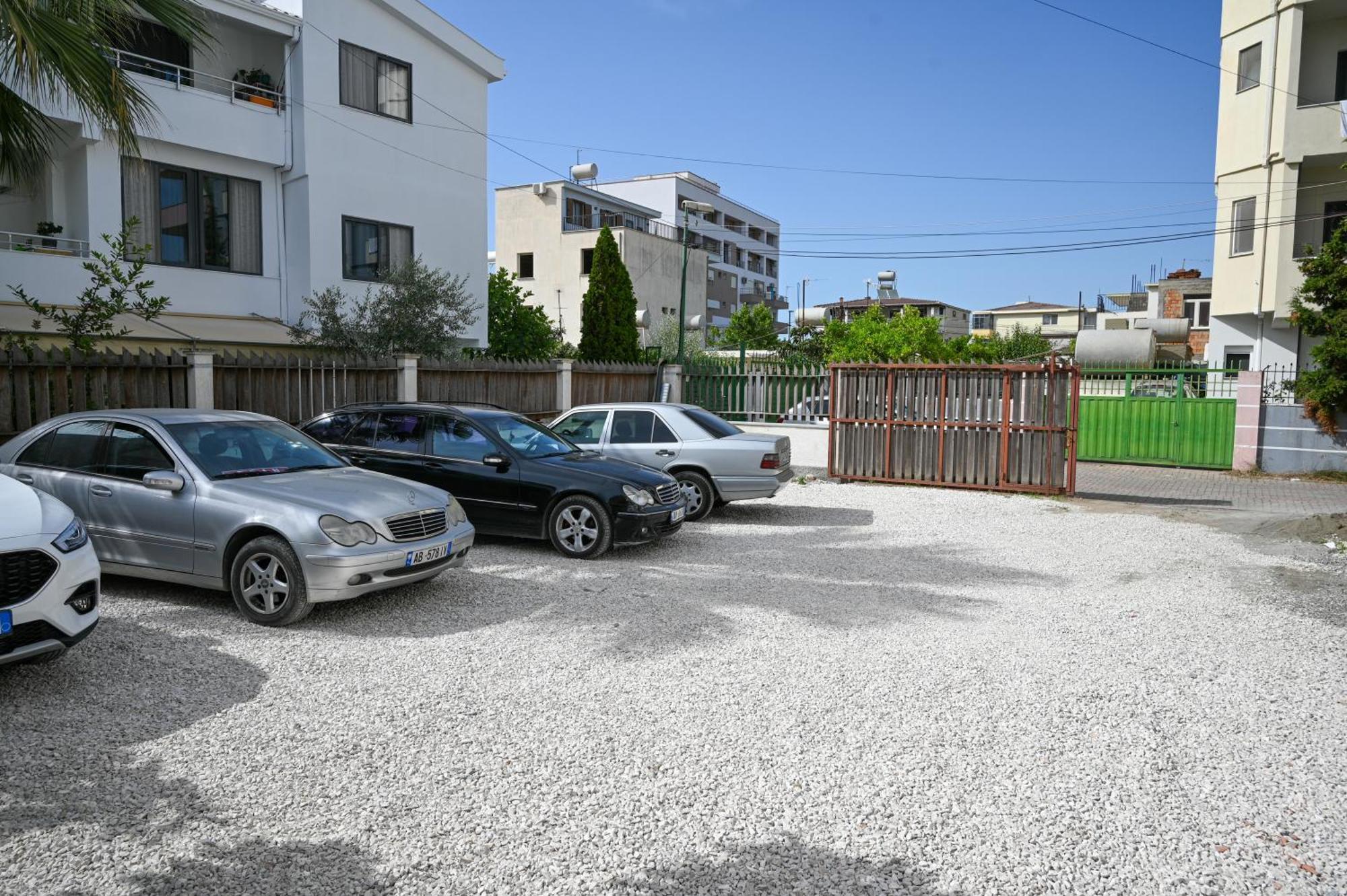 Monduro Hotel Драч Екстериор снимка